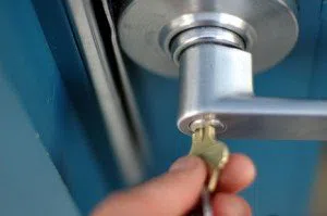 Neighborhood Locksmith Store West Palm Beach, FL 561-223-4932 - key-broke-in-lock
